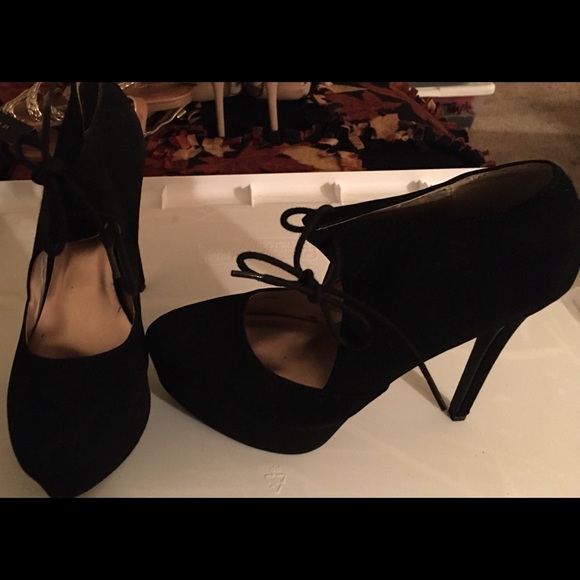 Charlotte Russe Black Suede High Heel Shoe, Size 7 - Picture 2 of 3